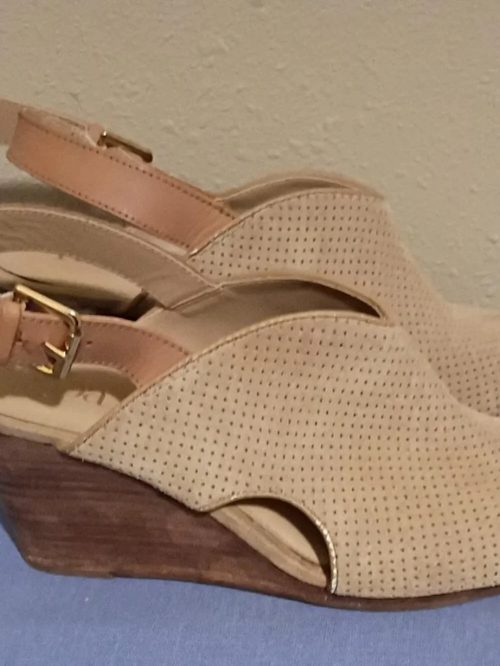 REBA Wedge Style shoes for women 9M Light brown